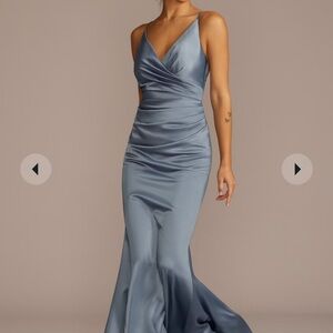 GALINA SIGNATURE
satin spaghetti strap mermaid dress
